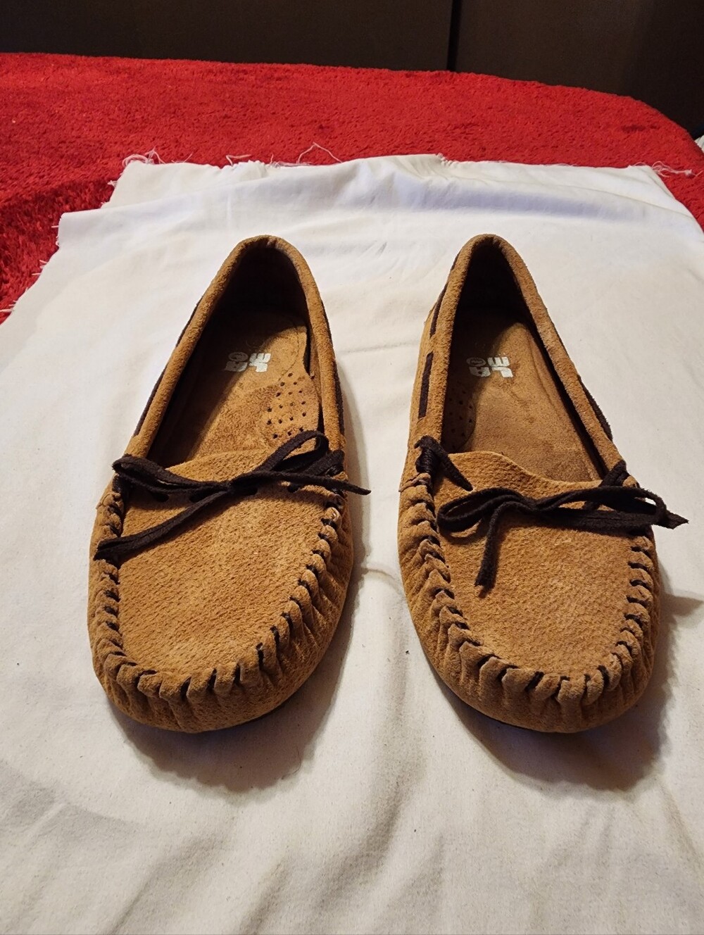 Lamo Tan Suede Slip-On Driving Moccasin with Dark Trim size 7